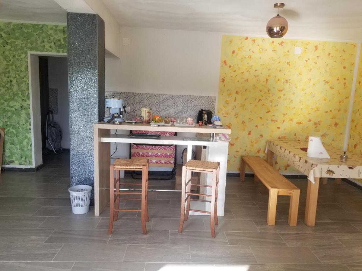 Primavera Omisalj Luaran gambar