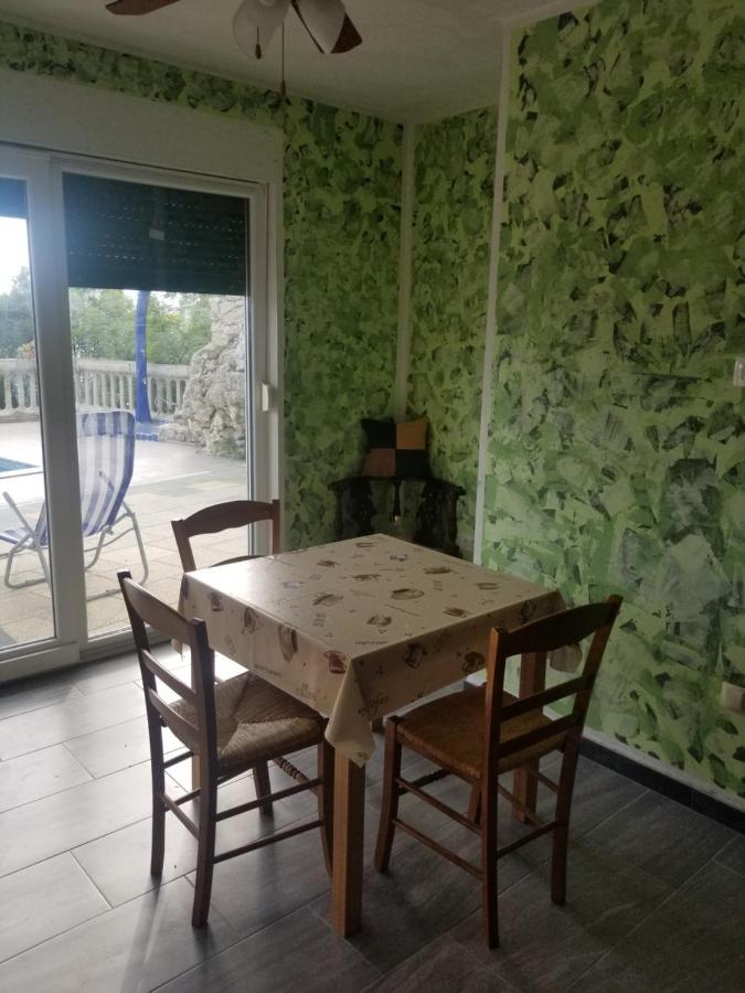 Primavera Omisalj Luaran gambar